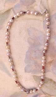 round_pearls_spinels_necklace.jpg